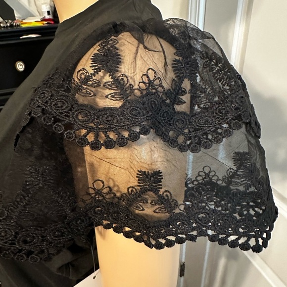 NIP-Cotton Lace Flutter Sleeve Top - Picture 9 of 9